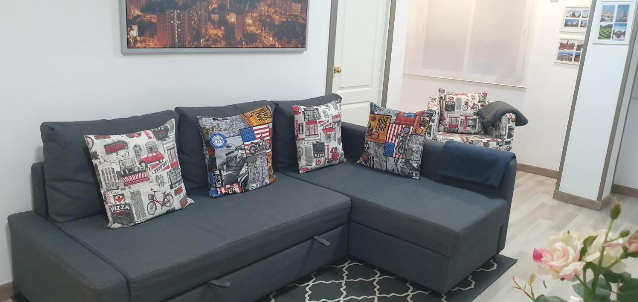 Apartaments B O D Collblanc L'Hospitalet de Llobregat Bagian luar foto