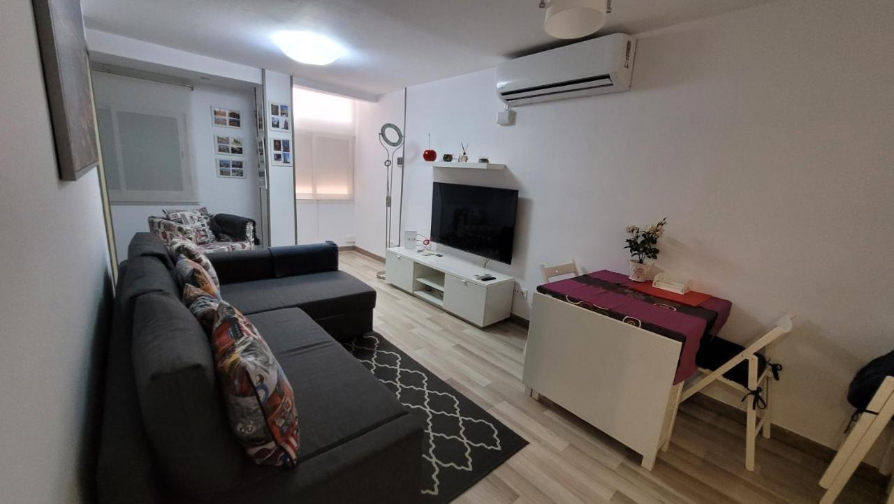 Apartaments B O D Collblanc L'Hospitalet de Llobregat Bagian luar foto
